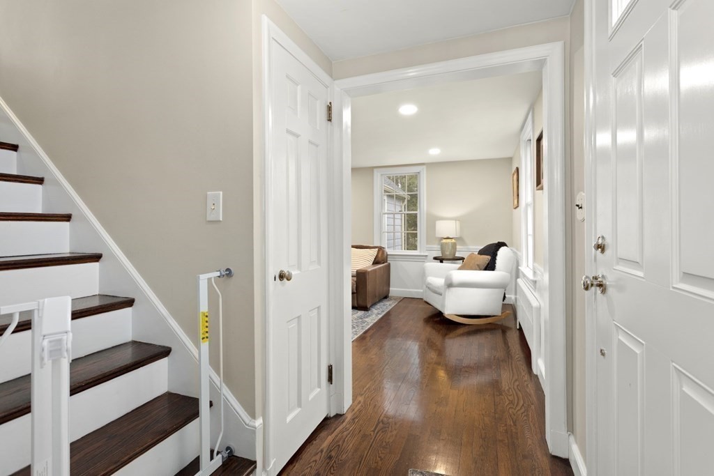 16 Longbow Road Lynnfield, MA 01940 - Photo 3 of 35 Gallery Image 3