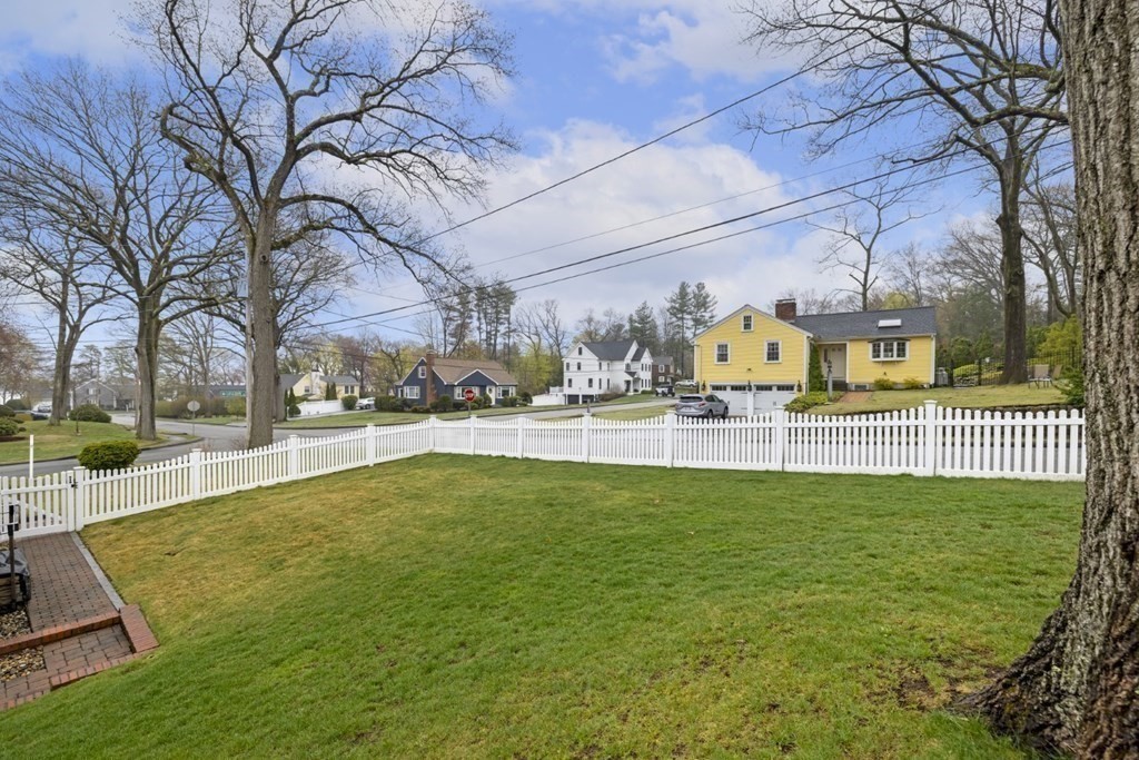 16 Longbow Road Lynnfield, MA 01940 - Photo 31 of 35 Gallery Image 31