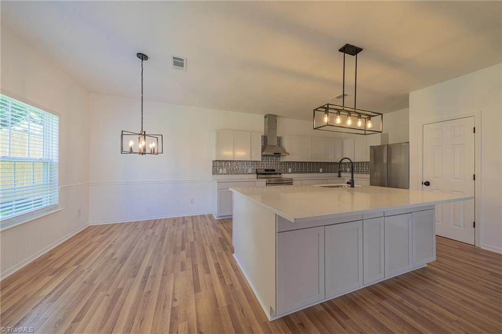 884 Jennifer Lane High Point, NC 27265 - Photo 9 of 29