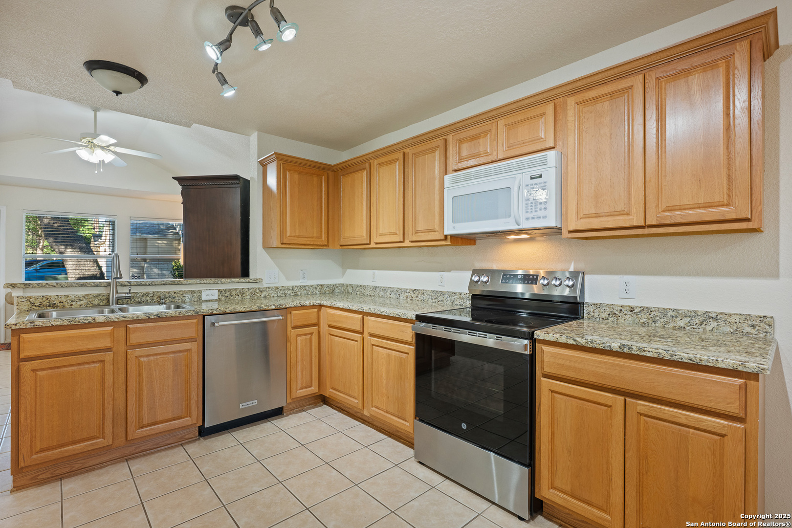 3202 Eisenhauer Road, Unit 702 San Antonio, TX 78209 - Photo 6 of 21