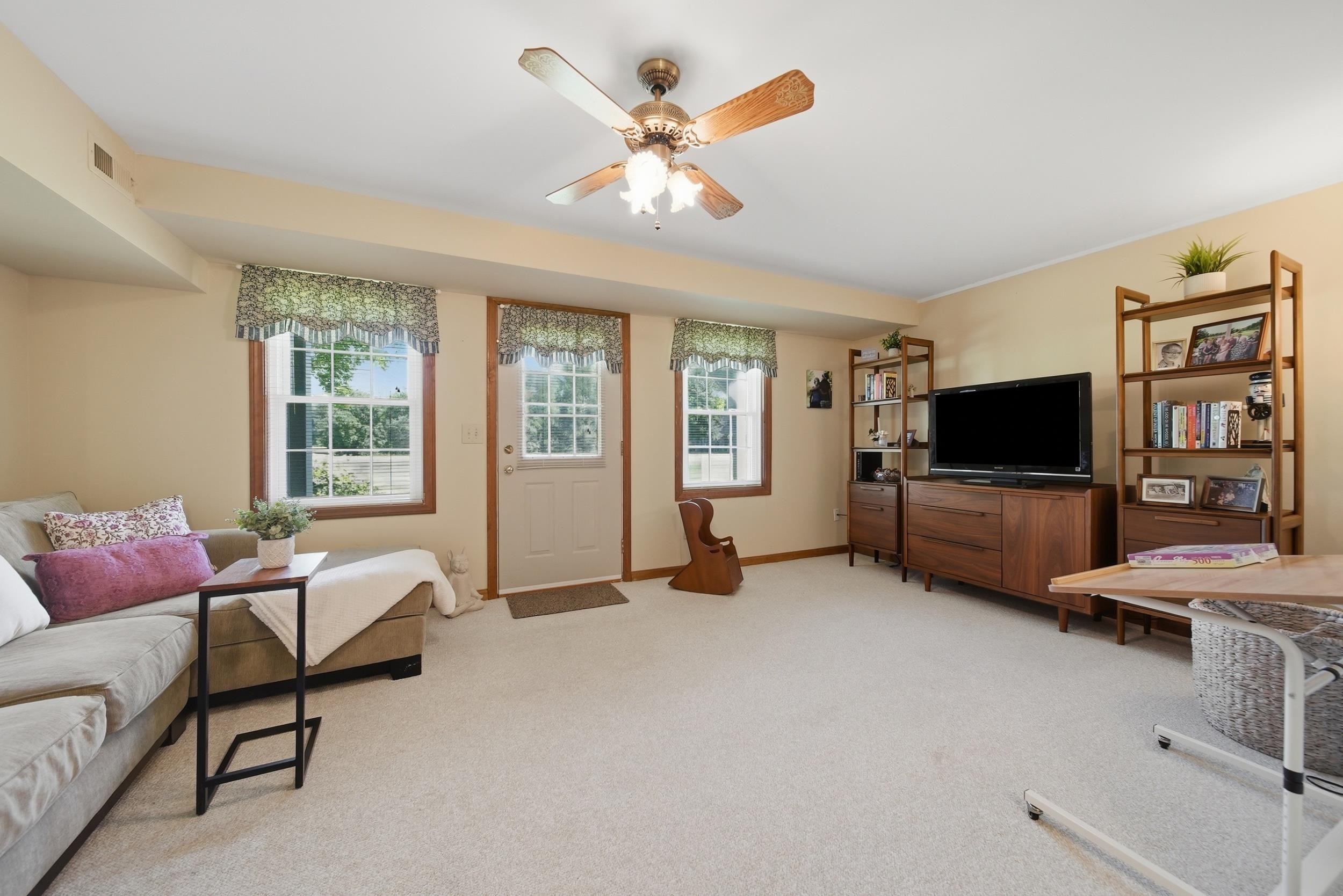 6 Veterans Road, Unit 13 Amherst, NH 03031 - Photo 26 of 41