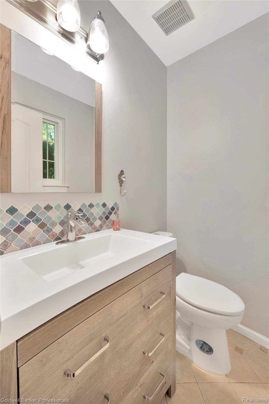 2950 Simpson Drive Rochester, MI 48309 - Photo 15 of 21 2021 2950 Simpson Dr RH 3472.jpg