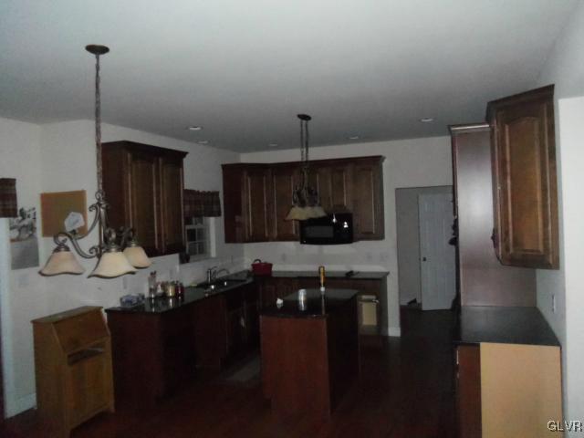 5569 Vera Cruz Road Emmaus, PA 18049 - Photo 6 of 29 Gallery Image 6