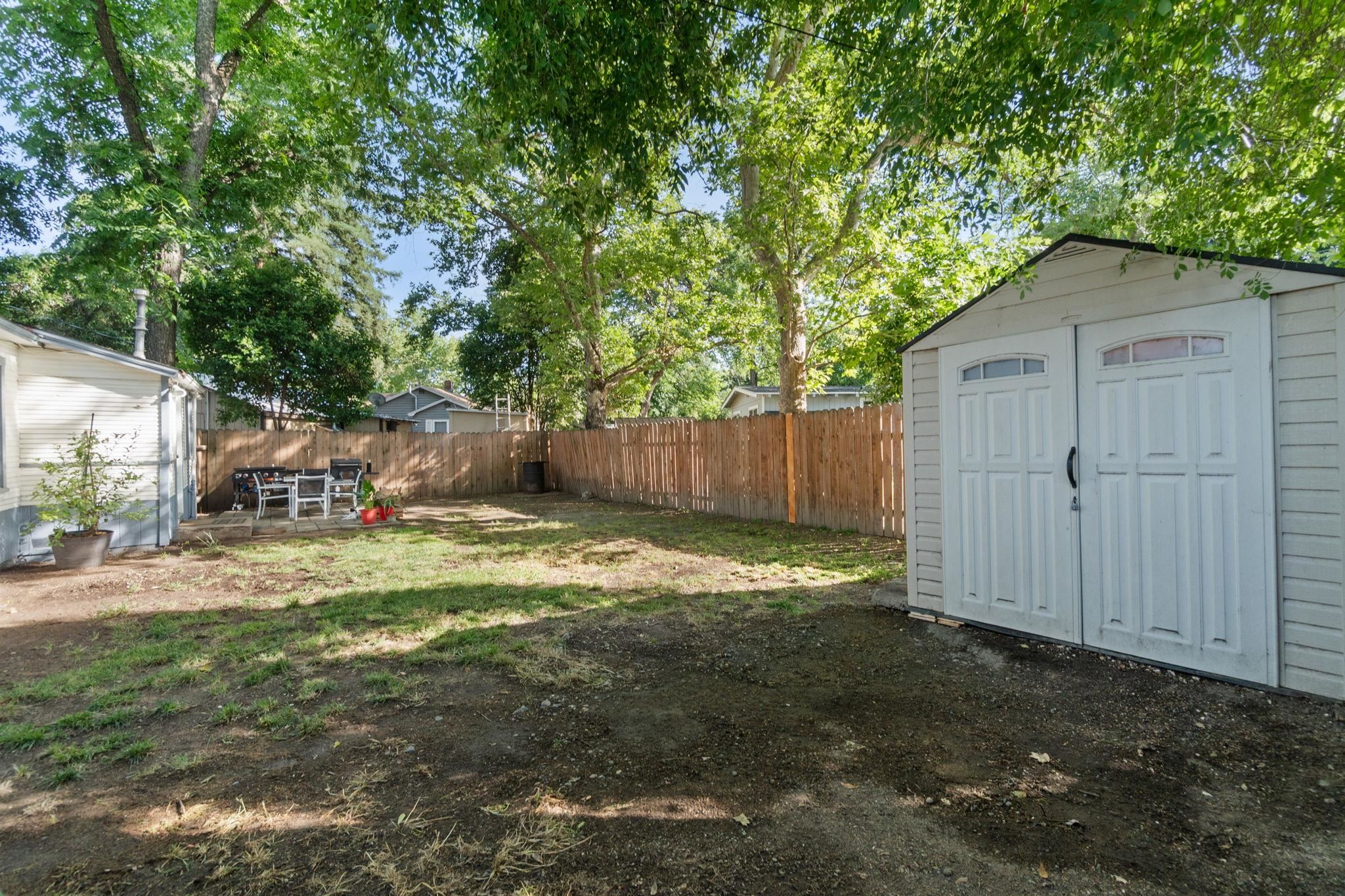 355 Jackson Street Red Bluff, CA 96080 - Photo 19 of 24 a backyard of a house