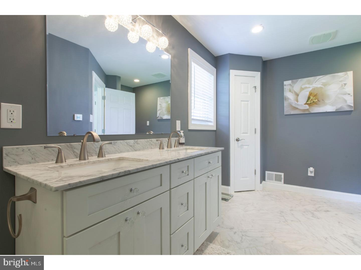 62 Pinyard Road Monroeville, NJ 08343 - Photo 16 of 25 Master Bathroom