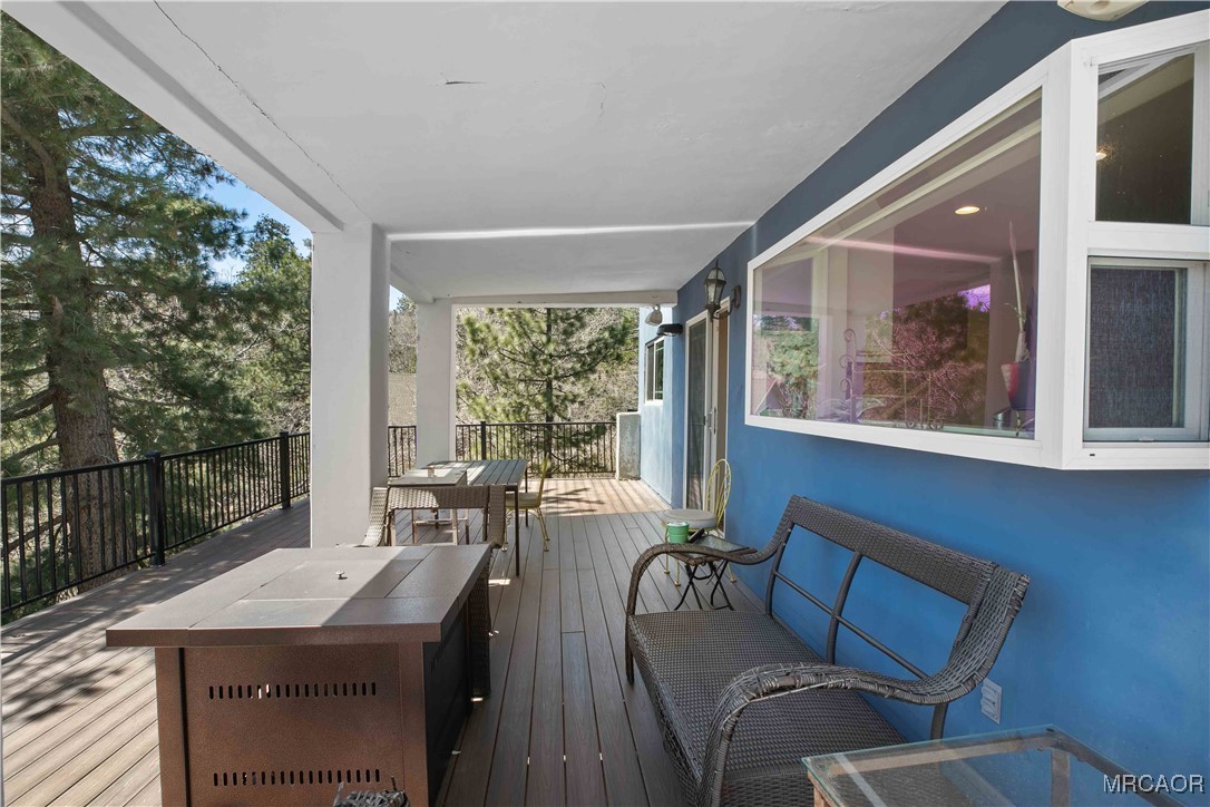 26665 Modoc Lane Lake Arrowhead, CA 92352 - Photo 21 of 38 Patio