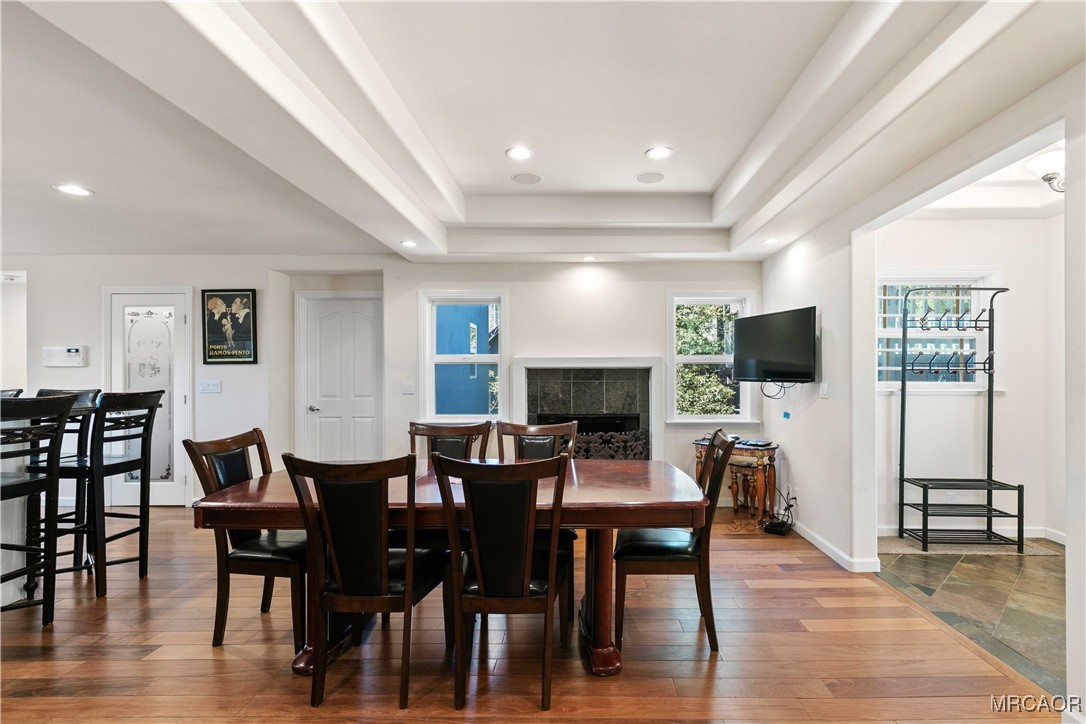26665 Modoc Lane Lake Arrowhead, CA 92352 - Photo 4 of 38 Dining Area