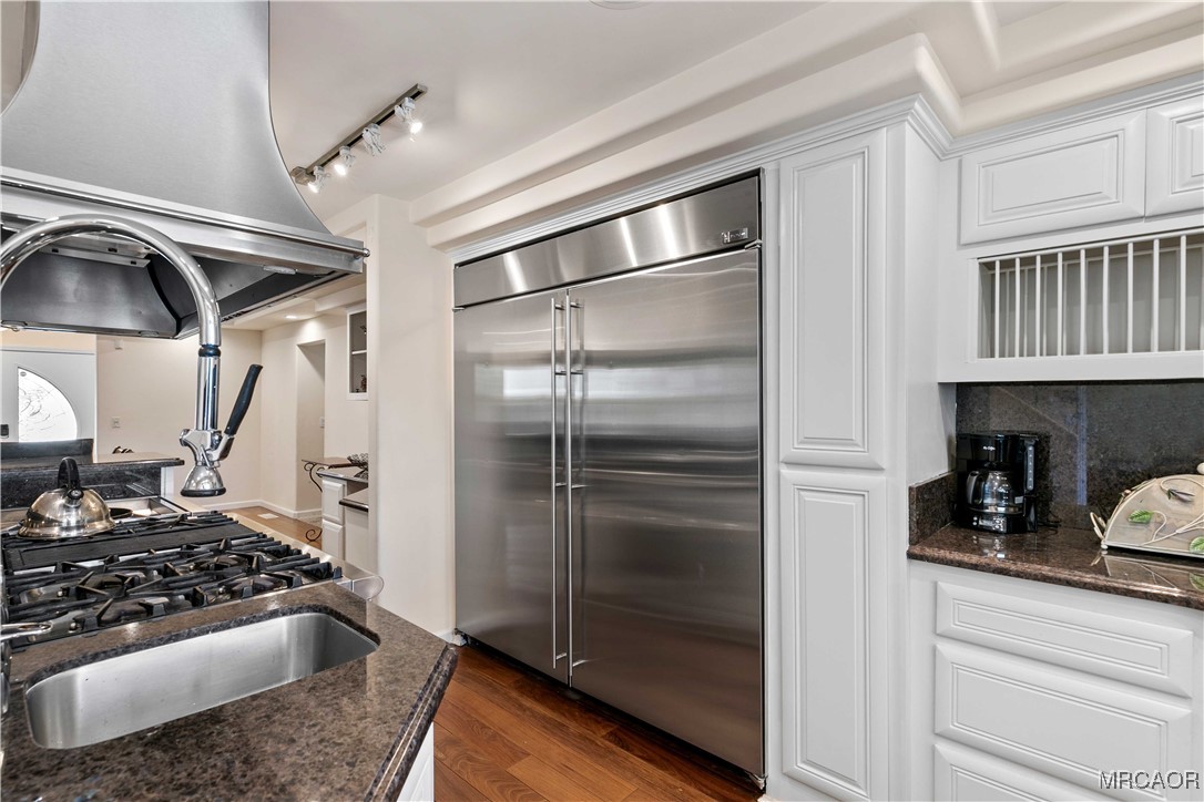 26665 Modoc Lane Lake Arrowhead, CA 92352 - Photo 6 of 38 Sub Zero Fridge