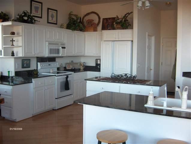 1101 South Elk Ridge Point Payson, AZ 85541 - Photo 4 of 9 Lots of upgrades in outstanding kitchen