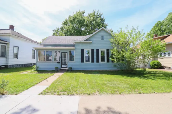 $225,000 | 2007 Kane Street, La Crosse, WI 54603