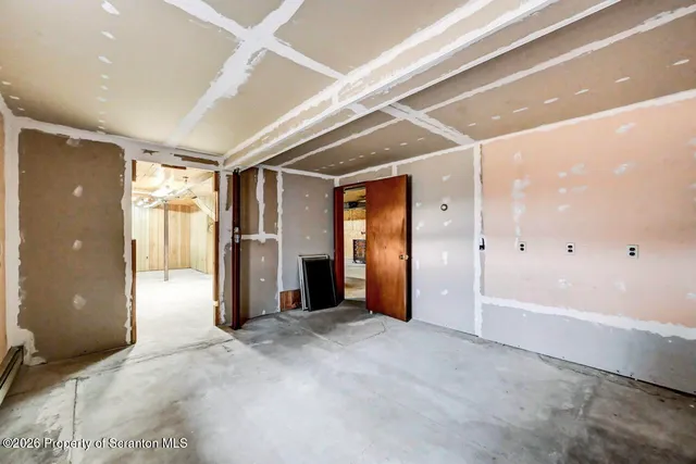 $847,999 | 1560 Reservoir Road, Moscow, PA 18444