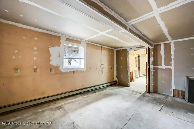 $847,999 | 1560 Reservoir Road, Moscow, PA 18444