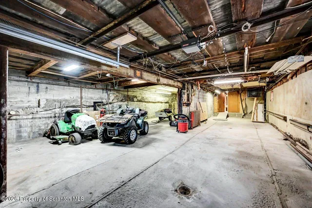 $847,999 | 1560 Reservoir Road, Moscow, PA 18444