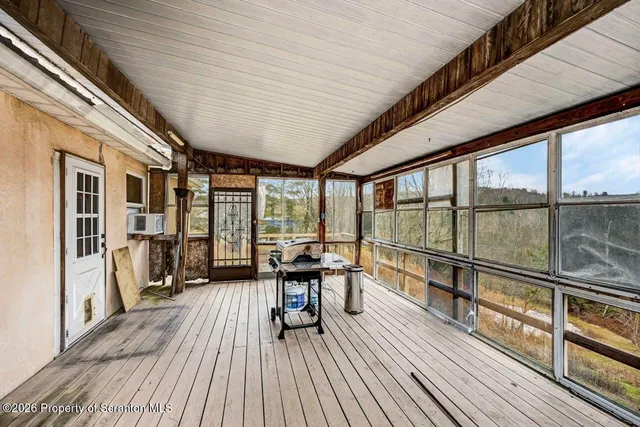 $847,999 | 1560 Reservoir Road, Moscow, PA 18444