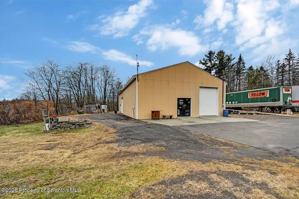$780,000 | 1560 Reservoir Road, Moscow, PA 18444