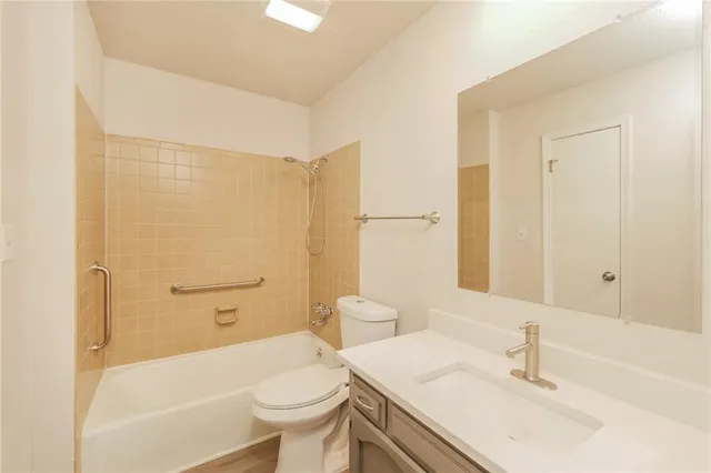 $1,990 | 1815 North Lazy Branch Road, Independence, MO 64058