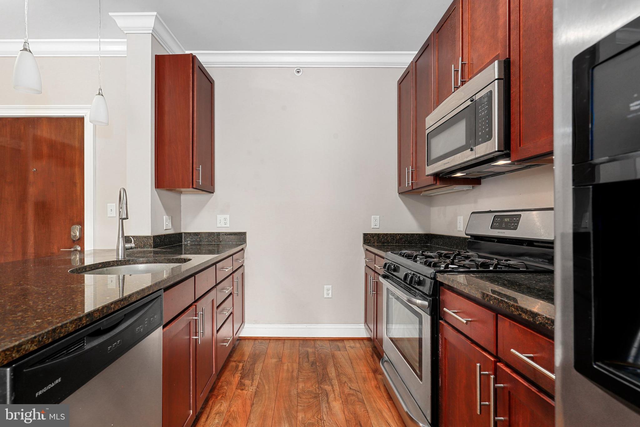 6301 Edsall Road, Unit 411 Alexandria, VA 22312 - Photo 6 of 25 Gallery Image 6