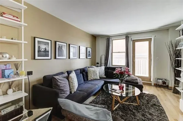 $2,790 | 242 Barrow Street, Unit 1D, Jersey City, NJ 07302