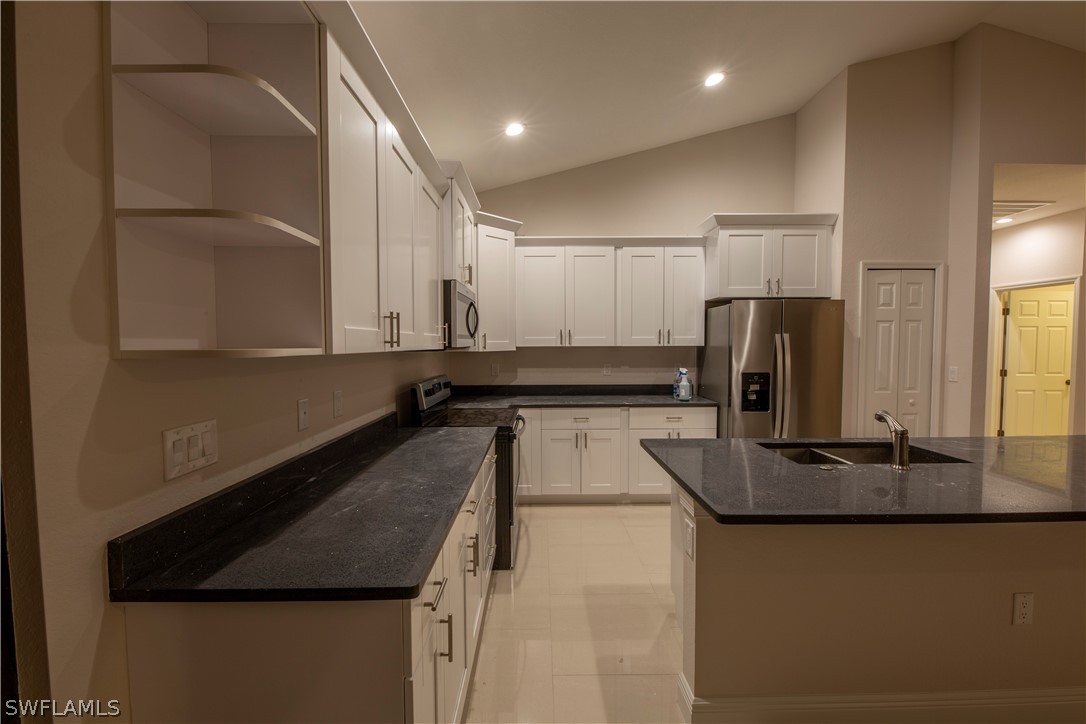 8168 Anhinga Road Fort Myers, FL 33967 - Photo 4 of 24 Gallery Image 4