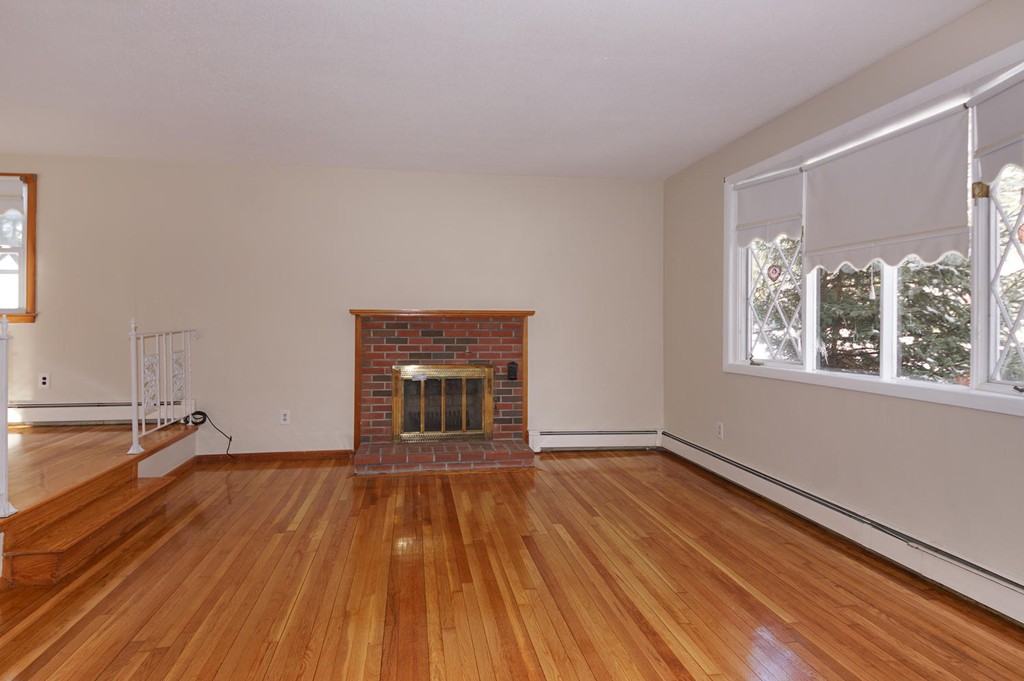 11 Cynthia Road Billerica, MA 01821 - Photo 4 of 16 Gallery Image 4