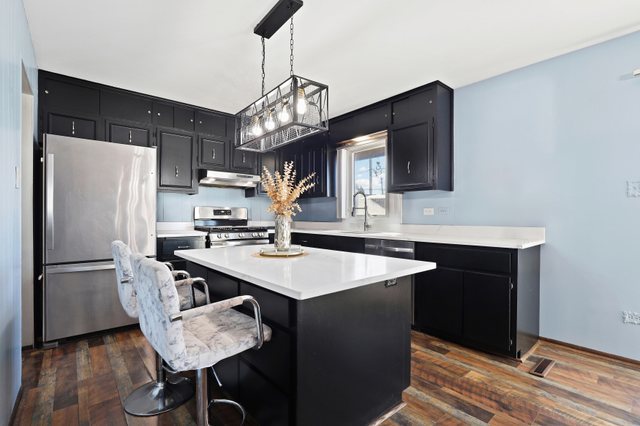 2951 193rd Street Lansing, IL 60438 - Photo 5 of 17