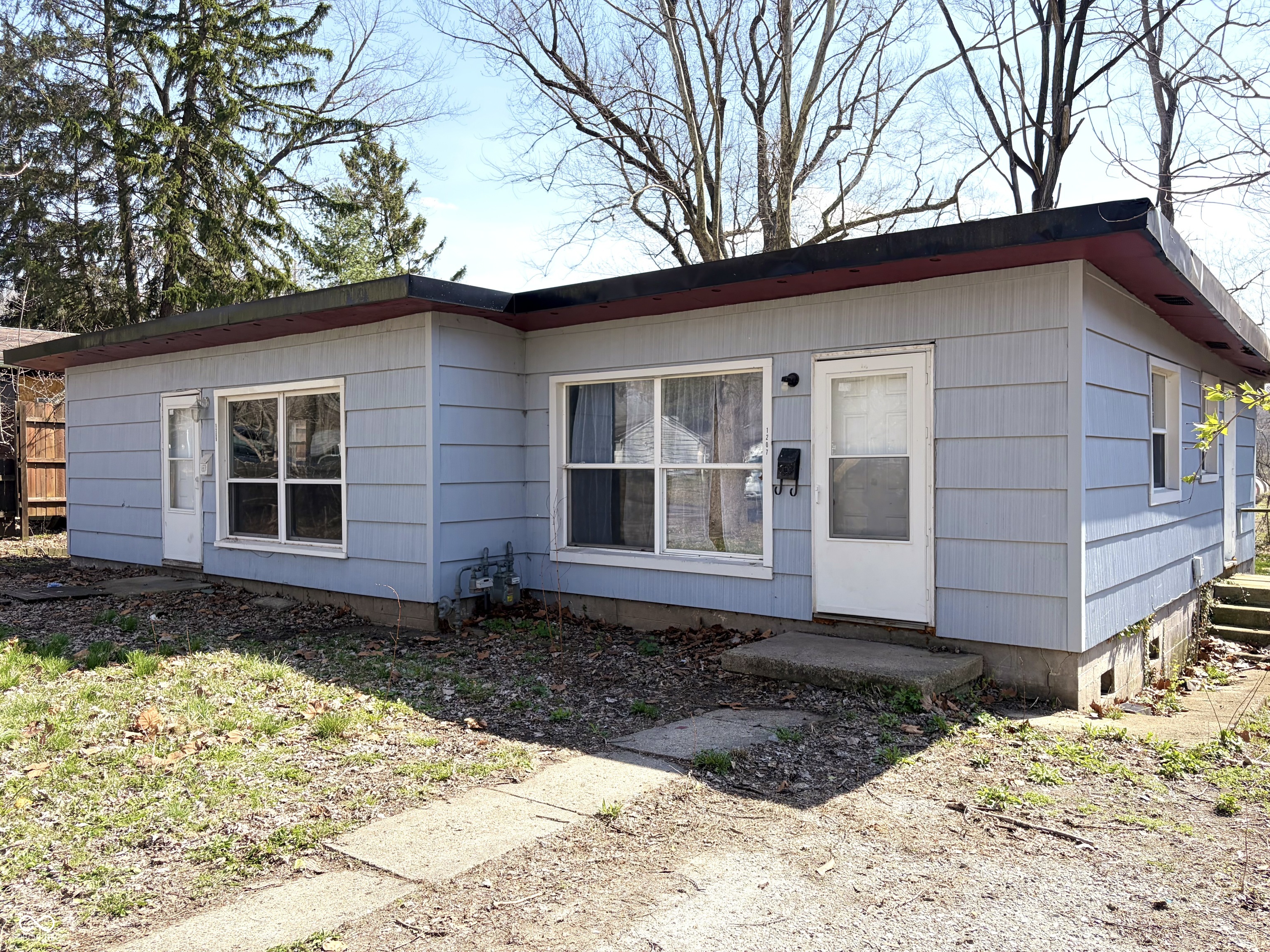 1207 East 11th Street Anderson, IN 46012 - Photo 2 of 16