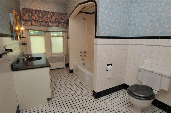 19 Bedford Road Springfield, MA 01107 - Photo 19 of 29 Gallery Image 19