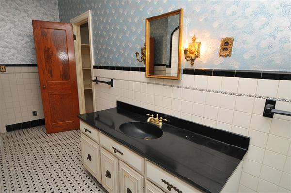 19 Bedford Road Springfield, MA 01107 - Photo 20 of 29 Gallery Image 20