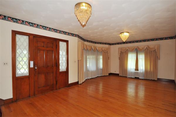 19 Bedford Road Springfield, MA 01107 - Photo 5 of 29 Gallery Image 5