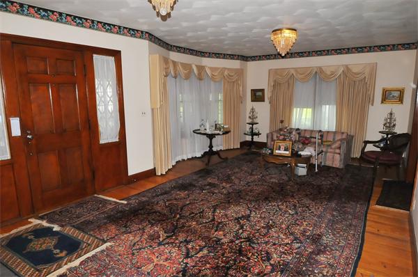 19 Bedford Road Springfield, MA 01107 - Photo 6 of 29 Gallery Image 6