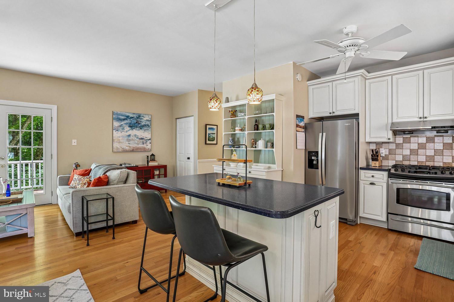 465 Tschiffely Square Road Gaithersburg, MD 20878 - Photo 14 of 74 Central island with breakfast bar seating