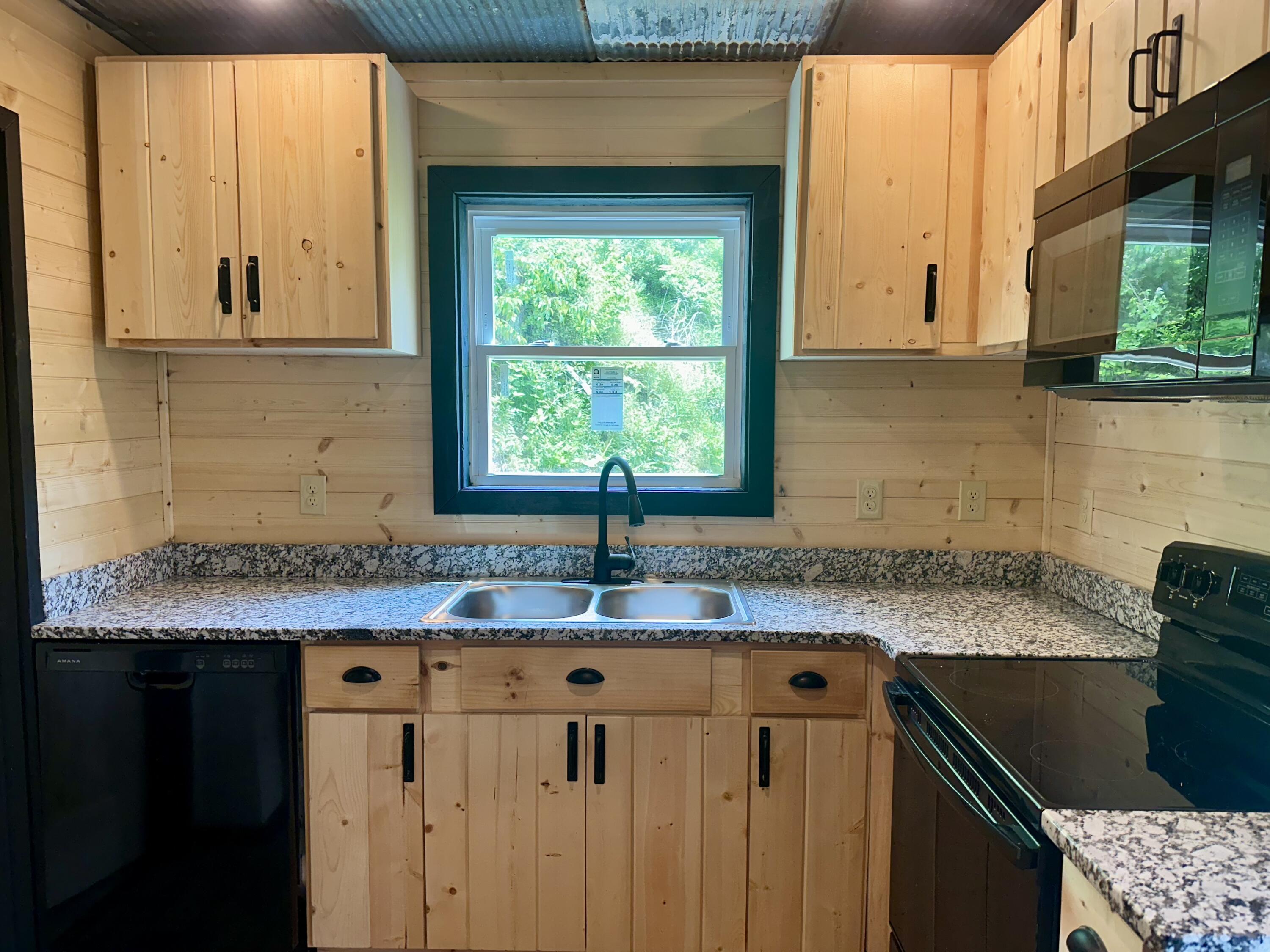 409 Freeman Branch Road East Bernstadt, KY 40729 - Photo 14 of 43 GRANITE COUNTERTOPS