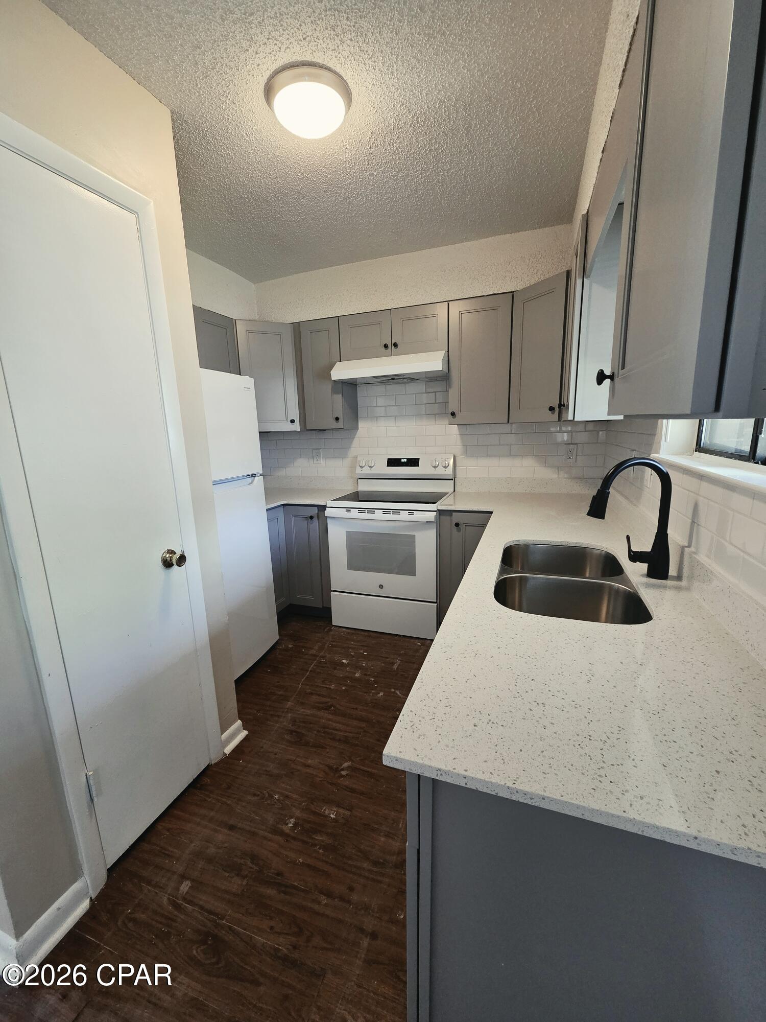 179 Reagan Road, Unit B3 Panama City, FL 32404 - Photo 3 of 12