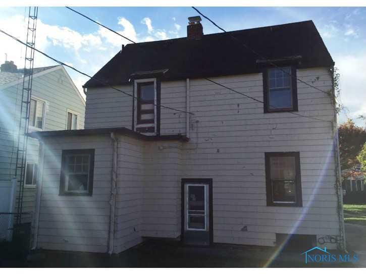 908 Waybridge Road Toledo, OH 43612 - Photo 4 of 13 Exterior Back.