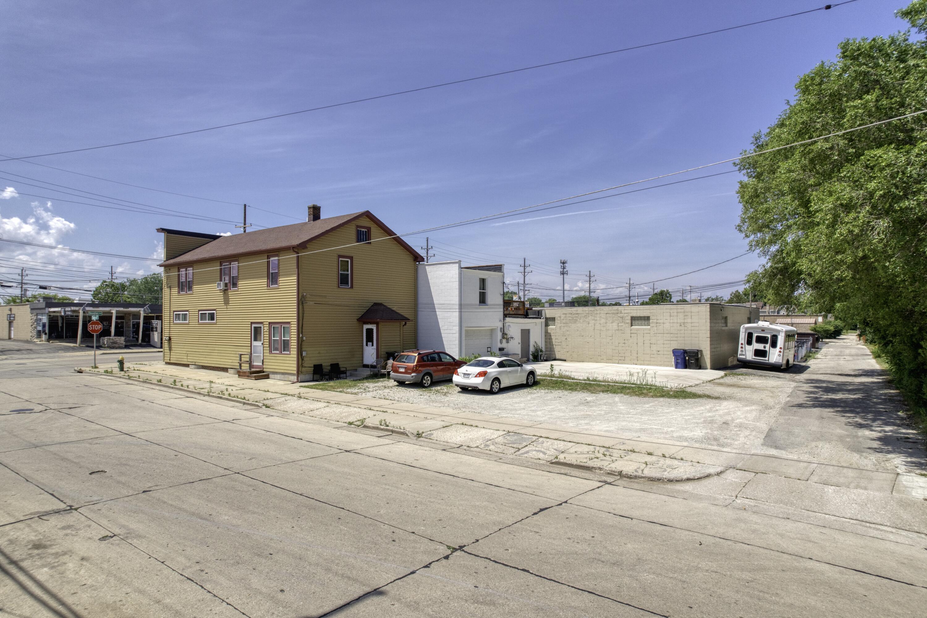3401 Douglas Avenue Racine, WI 53402 - Photo 4 of 17 3401 drone 01