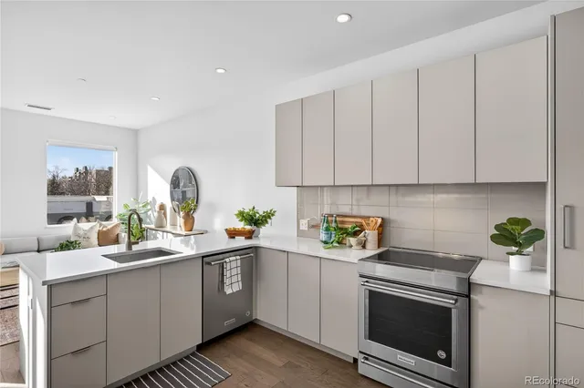 $479,900 | 1300 North Ogden Street, Unit 301, Denver, CO 80218