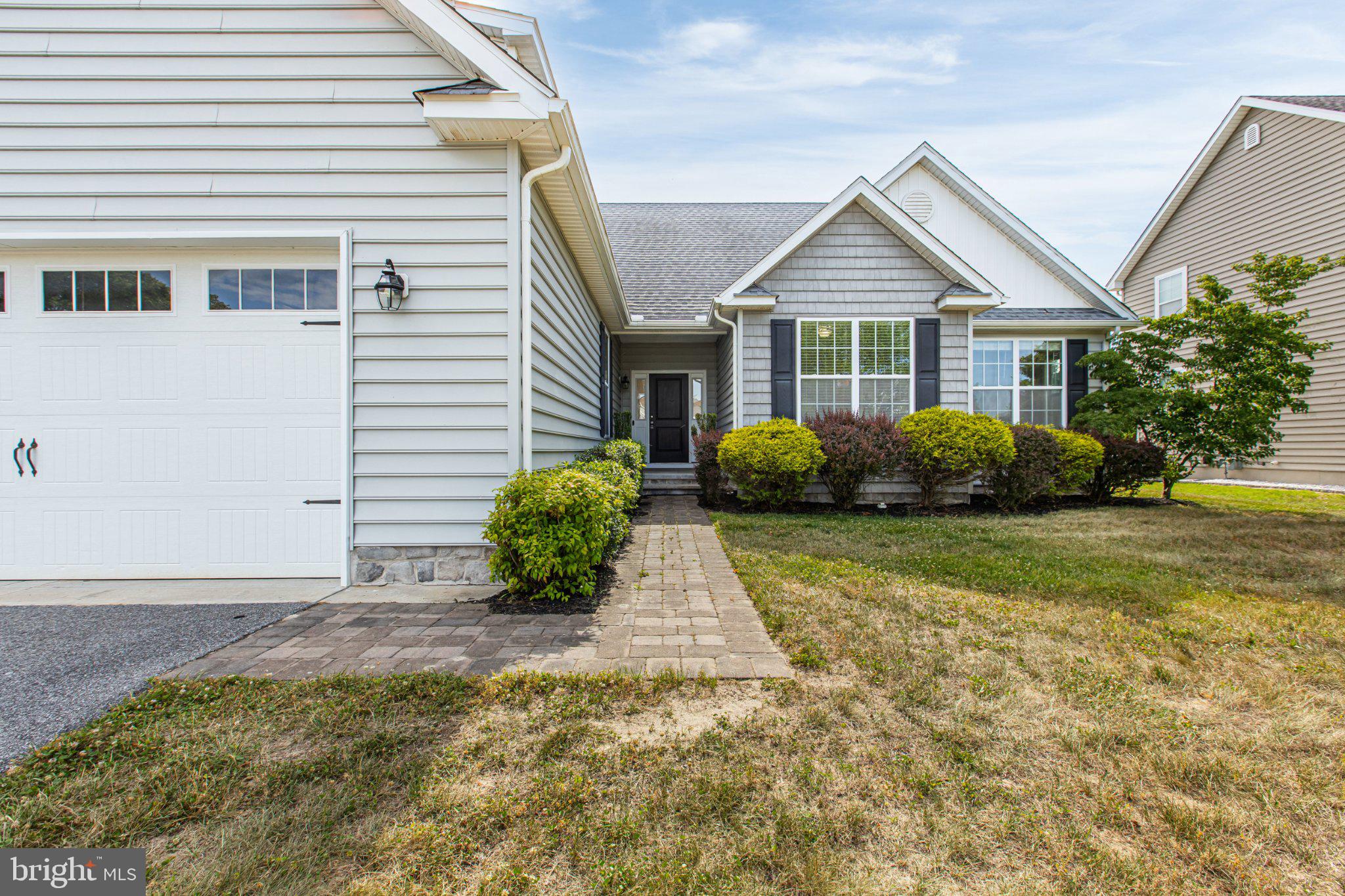 27 Sun Ridge Drive Felton, DE 19943 - Photo 6 of 61 Charming home with inviting entrance.