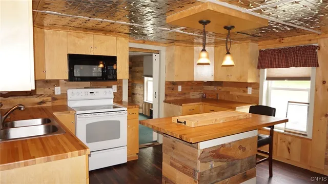 $249,900 | 11812 River Road, Florence, NY 13316