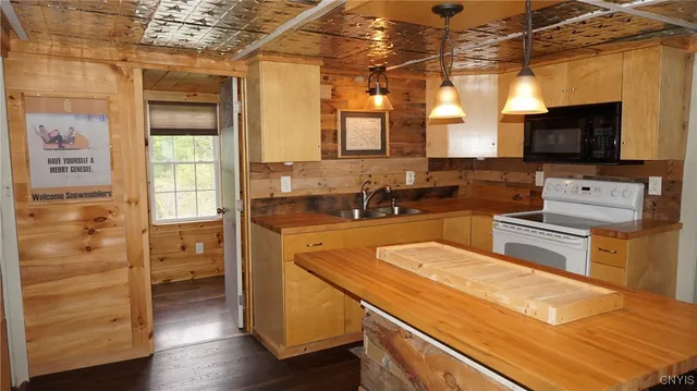 $249,900 | 11812 River Road, Florence, NY 13316