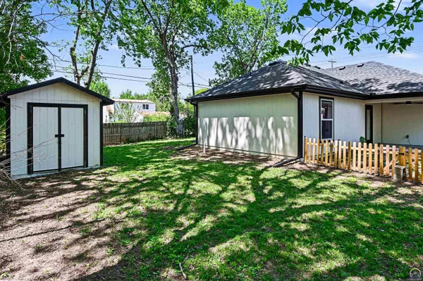 $315,000 | 3515 Southwest 19th Street, Topeka, KS 66604