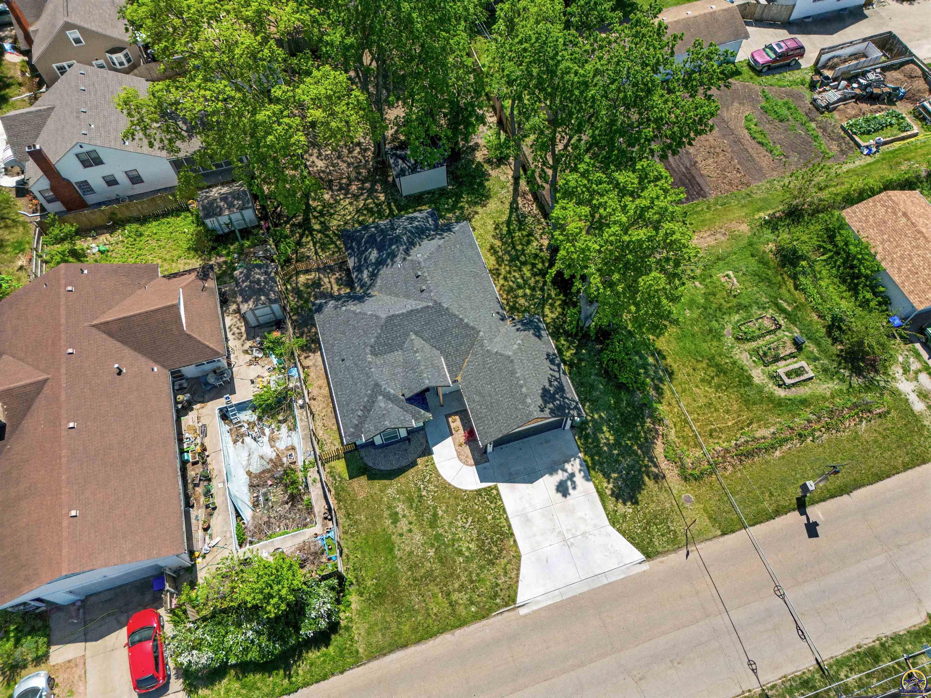 3515 Southwest 19th Street Topeka, KS 66604 - Photo 28 of 32