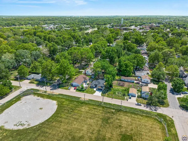 $315,000 | 3515 Southwest 19th Street, Topeka, KS 66604