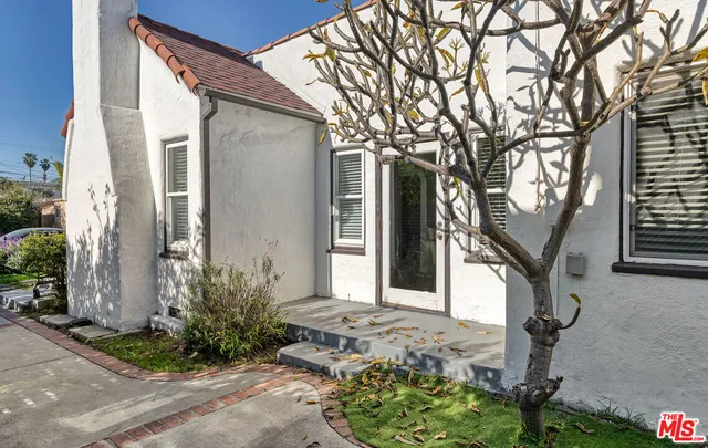 $1,100,000 | 3652 Kelton Avenue, Los Angeles, CA 90034