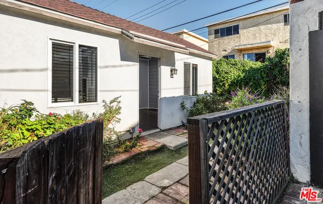 $1,100,000 | 3652 Kelton Avenue, Los Angeles, CA 90034