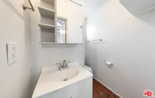 $1,100,000 | 3652 Kelton Avenue, Los Angeles, CA 90034