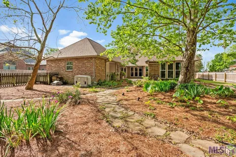 $524,000 | 3838 Twelve Oaks Avenue, Baton Rouge, LA 70820
