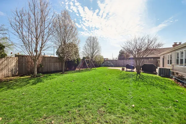 $800,000 | 1655 Marie Lane, Glenview, IL 60025