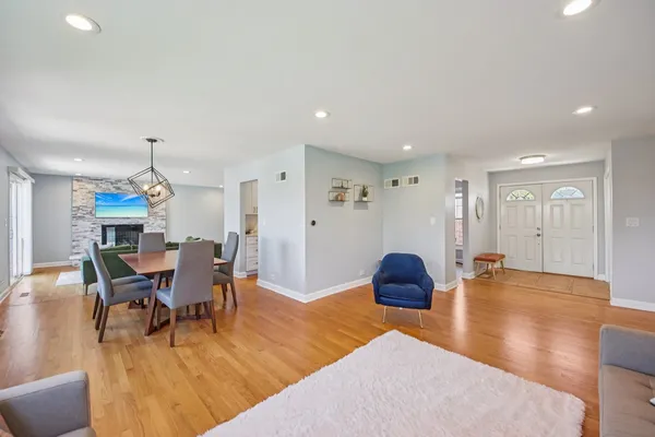 $800,000 | 1655 Marie Lane, Glenview, IL 60025