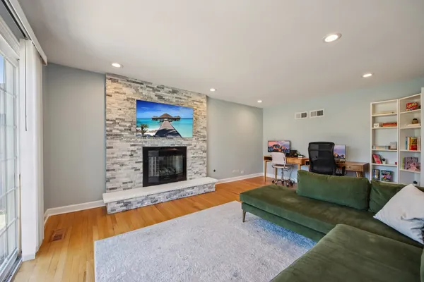 $800,000 | 1655 Marie Lane, Glenview, IL 60025