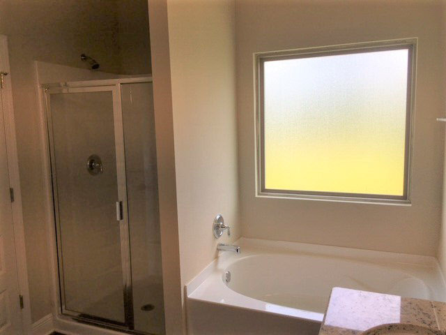 7131 Rocky Rd Loop Gulf Shores, AL 36542 - Photo 15 of 22 Master Shower/Tub